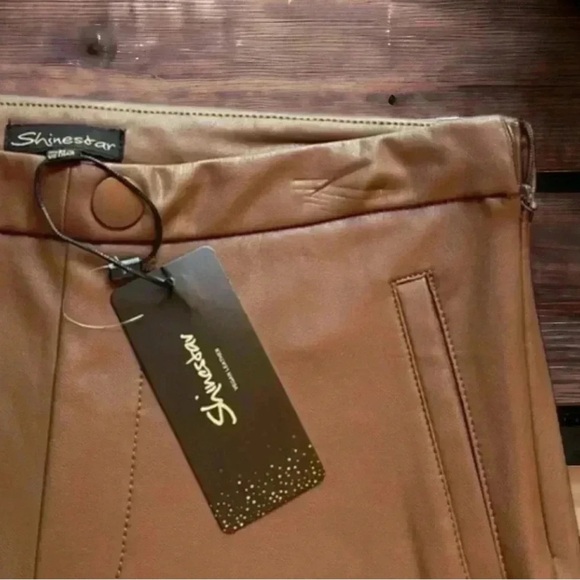 Shine star NEW With Tags Women’s Size Medium Vegan Leather Side Zip Pants - Picture 4 of 4